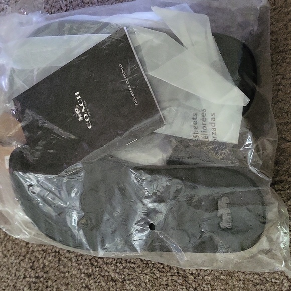 Coach host pick black flip flops bagged care card comfy five stars from my sells - Picture 3 of 6